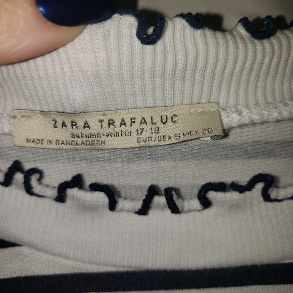 🧡𝅺ZARA Striped Ruffle Collar Raw Hem Top - Picture 2 of 4